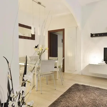 Cenisio-monumentale Halldis Apartment *