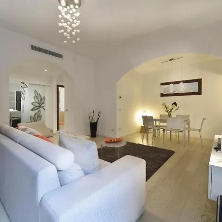 Cenisio-monumentale Halldis Apartment