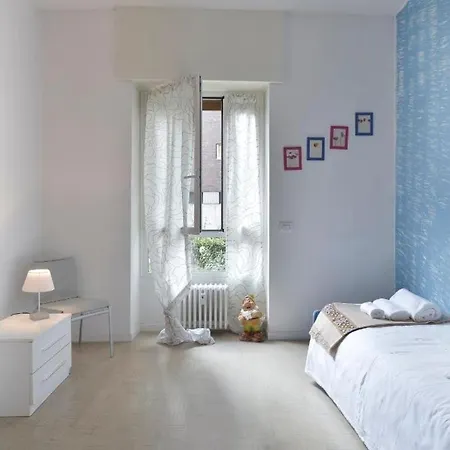 Cenisio-monumentale Halldis Apartment *
