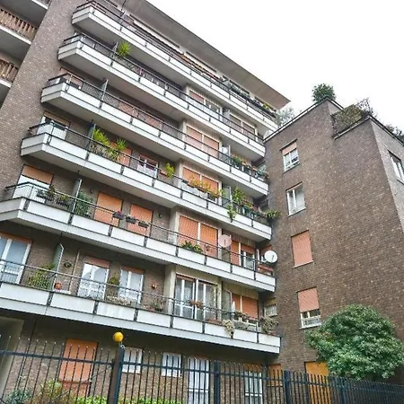Cenisio-monumentale Halldis Apartment *